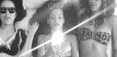 Rihanna w bikini na jachcie. FOTO