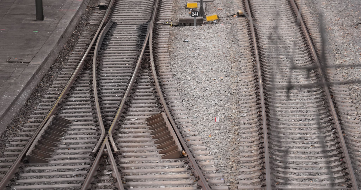 Europa im Schneechaos: 700 Flüge gestrichen, Züge im Stillstand