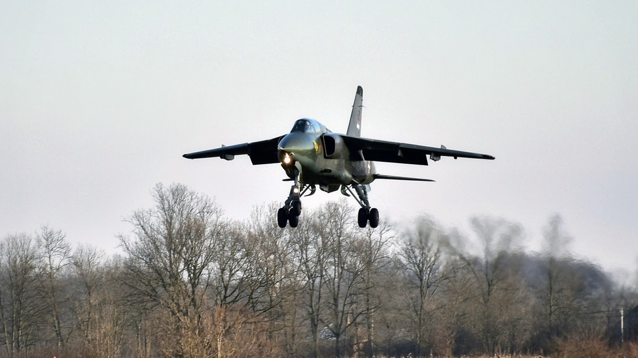 Obuka najmlađih oficira pilota za letenje na avionu &#34;Orao&#34;