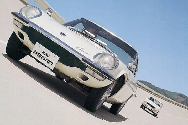 Mazda 110 Cosmo