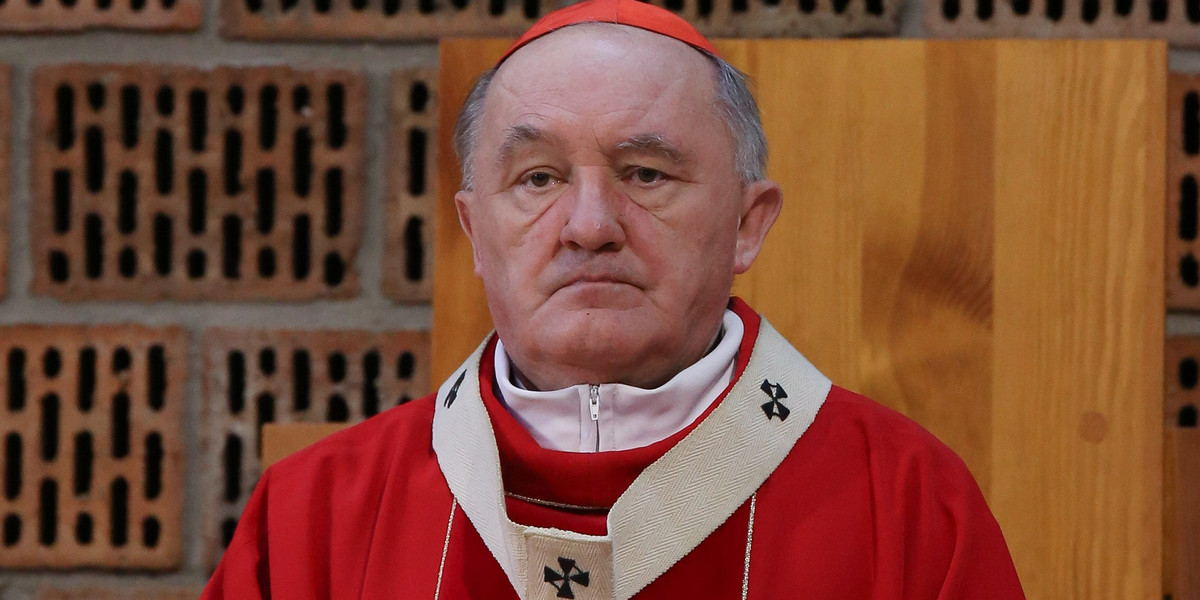 Kardynał Nycz zaapelował do wiernych o niesienie pomocy uchodźcom.