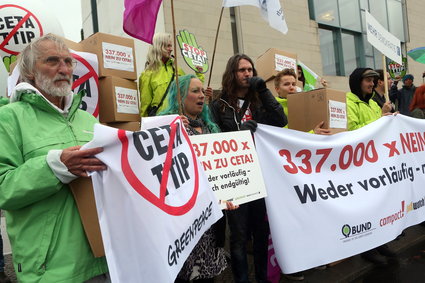 PE ratyfikował umowę handlową CETA. Biznes zadowolony, ekolodzy biją na alarm