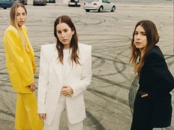 Te siostry naprawdę potrafią śpiewać, a ich koncert to wydarzenie. Tercet Haim w czerwcu w Warszawie