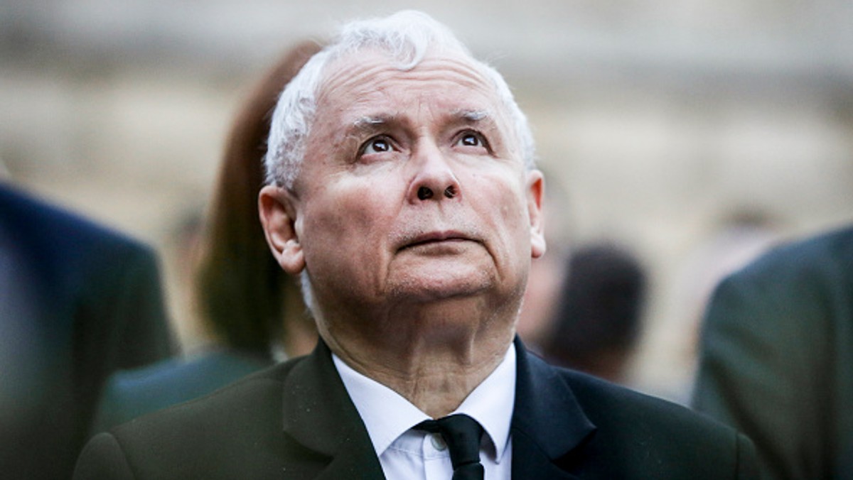 Jarosław Kaczyński mimo — zwłaszcza ostatnio — wrażenia chaosu chce stworzyć państwo swoich marzeń, z silnym przywódcą i takąż ideologią. To początek wielkiej batalii o kształt Polski, o jej treść i oblicze, o przyszłość.