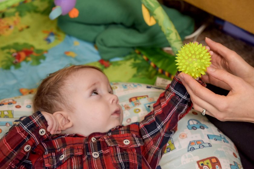 Rodzice mieli pożegnać się z maleńkim synem. Kiedy odłączono aparaturę, stał się cud