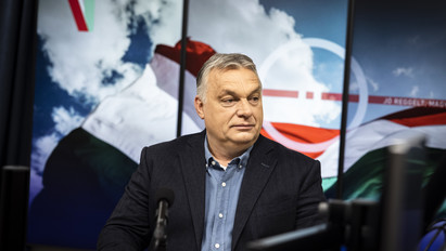 Orbán Viktor komoly kérdéssel szembesült a budakeszi lángososnál – fotó