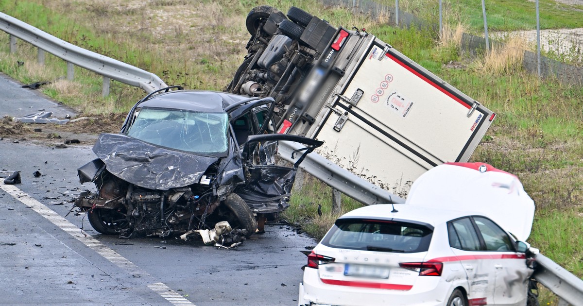Duże utrudnienia w kierunku Warszawy. Zderzenie czterech aut na A2
