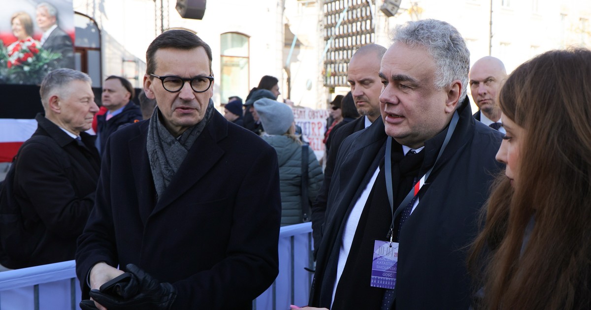Kaczyński i Morawiecki walczą o prawicowe telewizje. "Danusia umawia wywiady"