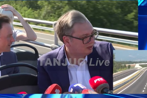 "U POTPUNOSTI JE DIGITALIZOVAN I PRUŽA VEĆU BEZBEDNOST" Vučić na svečanom otvaranju deonice auto-puta na Moravskom koridoru: "Ovo niko nije ni sanjao" (FOTO, VIDEO)
