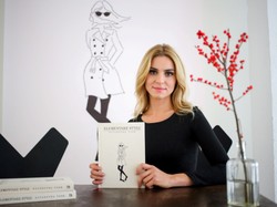 Mistrzowska interpretacja "french chic": Kasia Tusk promuje swój "Elementarz stylu"