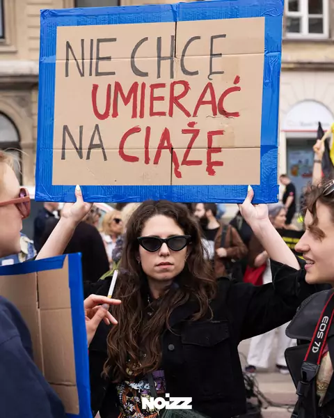 Protest &quot;Ani jednej więcej&quot; w Warszawie