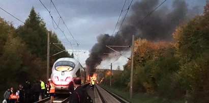 Koszmar w Niemczech! 500 pasażerów uciekało z płonącego pociągu