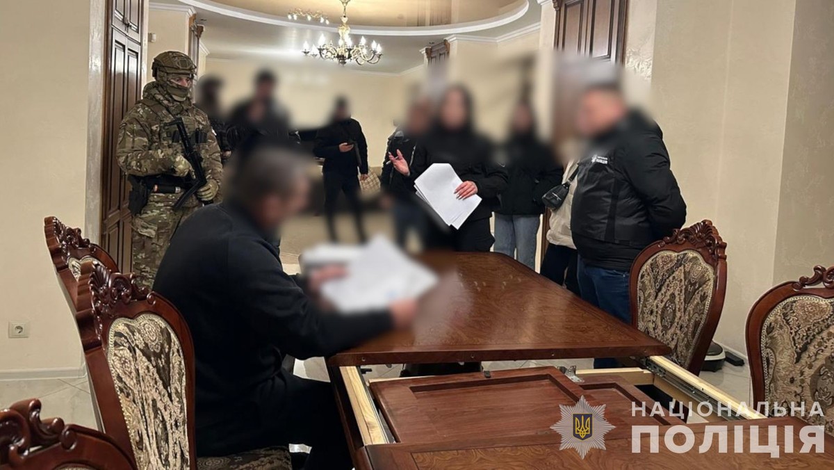Ukraińska policja przeprowadza ponad 600 rewizji w akcji przeciwko nielegalnemu przemytowi osób unikających służby wojskowej [Źródło: Onet]