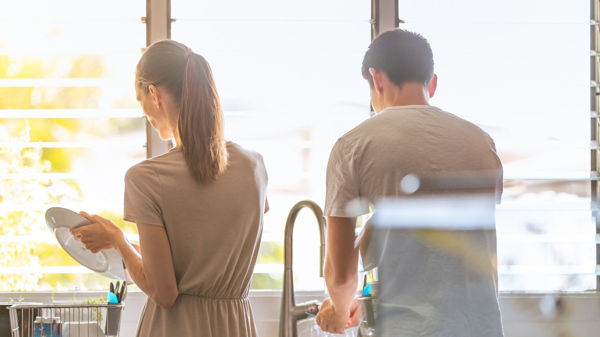 Ovo je razlog zašto se partneri svađaju oko kućnih poslova - i nema veze sa pranjem sudova