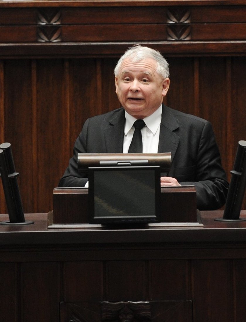 Kaczyński ostro do premiera: Kaczka po smoleńsku i krwawa mery to wina...