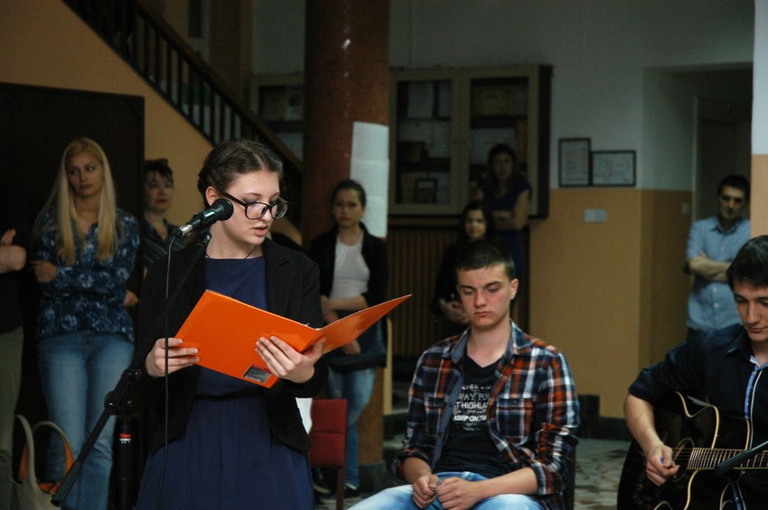 Čitali poeziju, svirali i izveli predstavu "Pred vratima Holivuda" foto: A. Stojanović