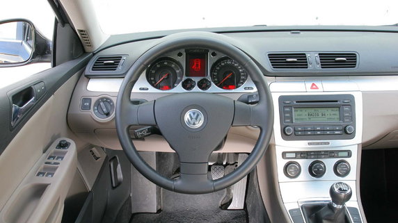 Volkswagen Passat (B6, 2005-10)