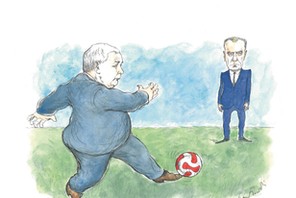 Jarosław Kaczyński, Donald Tusk, piłka