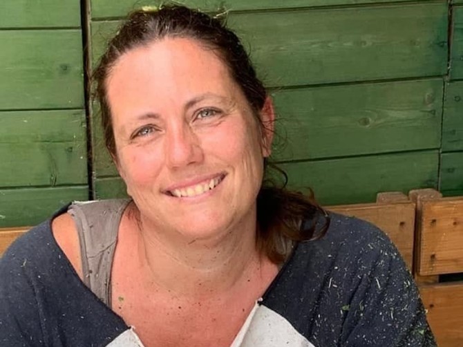 Ćerka bivšeg gradonačelnika otišla da skine mladež, operisana na KUHINJSKOM STOLU i BEZ ANESTEZIJE: Guru je "lečio" čajevima i meditacijom, a kad je umrla OVAKO SE ODBRANIO