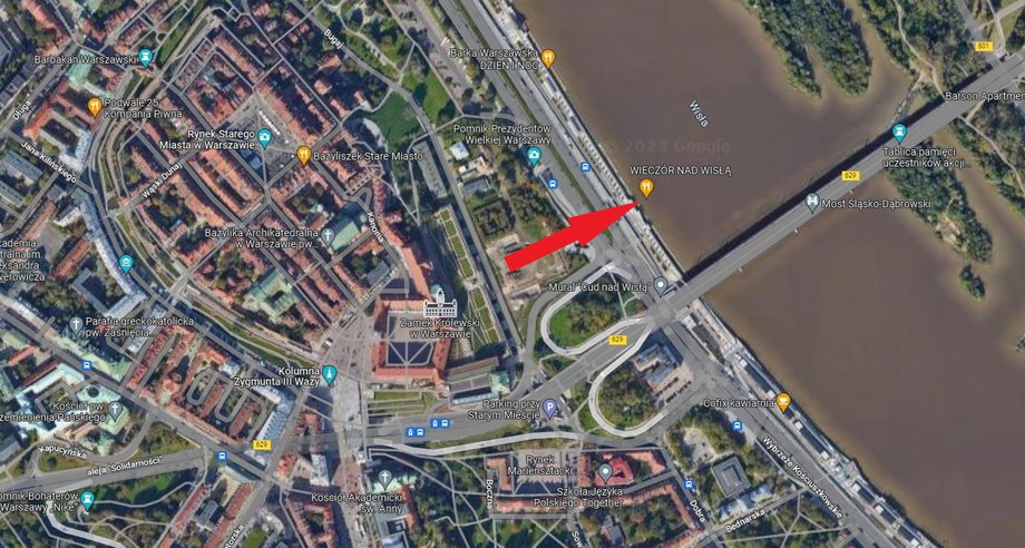 Stare Miasto w Warszawie z zaznaczonym kierunkiem, w którym zwrócona będzie mównica Joego Bidena