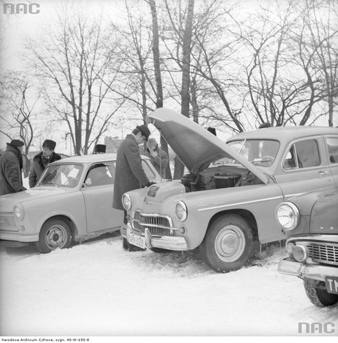Giełda samochodowa przy ul. Dzikiej w Warszawie (przełom lat 60. i 70.)
