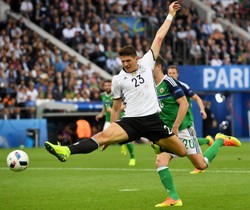 Pogromu nie było. Skromne zwycięstwo Niemców z Irlandią Północną. WIDEO