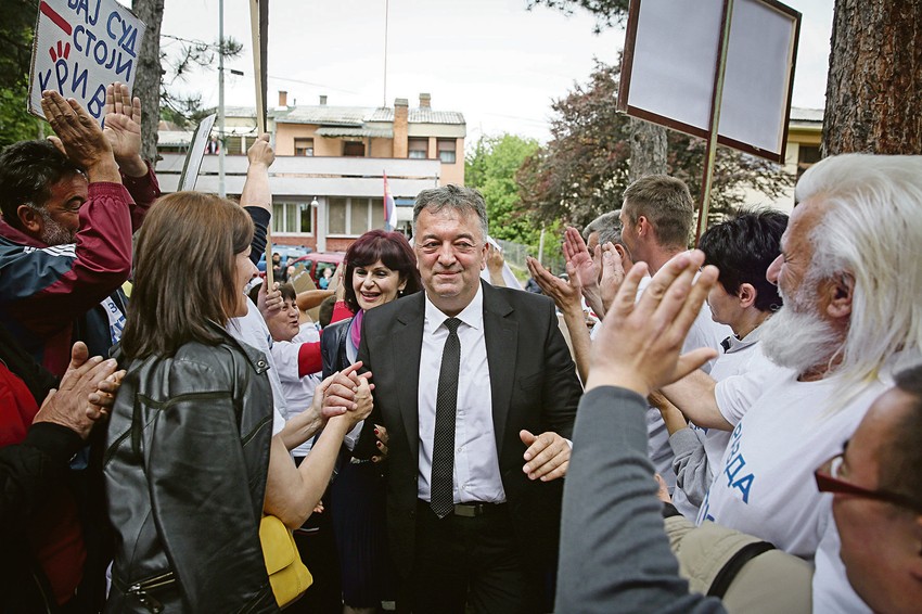 Jutka redovno 
na suđenja dovodi 
svoje navijače