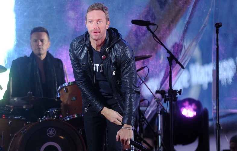Chris Martin podczas koncertu na Times Squere
