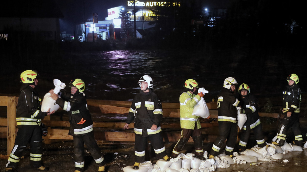 Obóz harcerski w Juszcznie (woj. małopolskie) został ewakuowany z powodu ryzyka podtopienia - podało RMF FM. Na południu kraju od wczoraj występują ulewne deszcze.