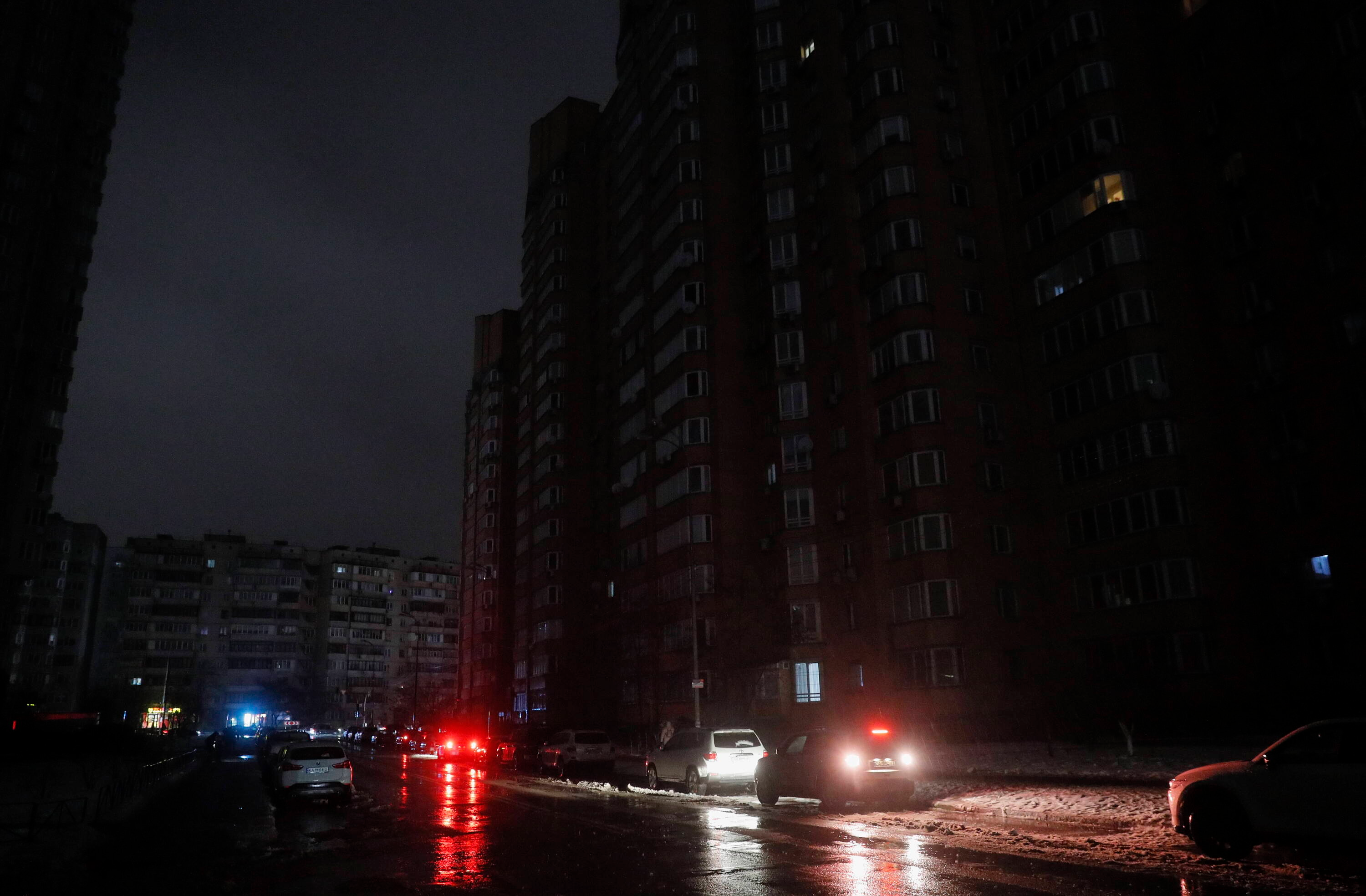 710 tysięcy mieszkańców Kijowa wciąż bez prądu po rosyjskich atakach