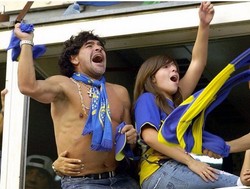 Hiszpańskie media o Maradonie: Zgasła jedna z najjaśniejszych gwiazd futbolu