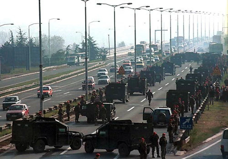 Osumnjičeni se terete da su bili spremni da pucaju ispred Sava centra