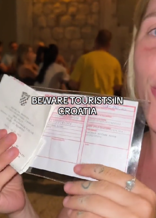 Mladá turistka dostala pokutu za pitie alkoholu na ulici v chorvátskom Splite.