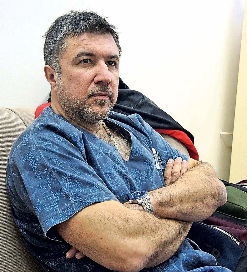 Carski rez nosi veliki rizik, a pogotovo kad je peti po redu, kaže  mr Vladislav Tripković, zamenik načelnika Službe ginekologije i akušerstva i šef operativne ginekologije 