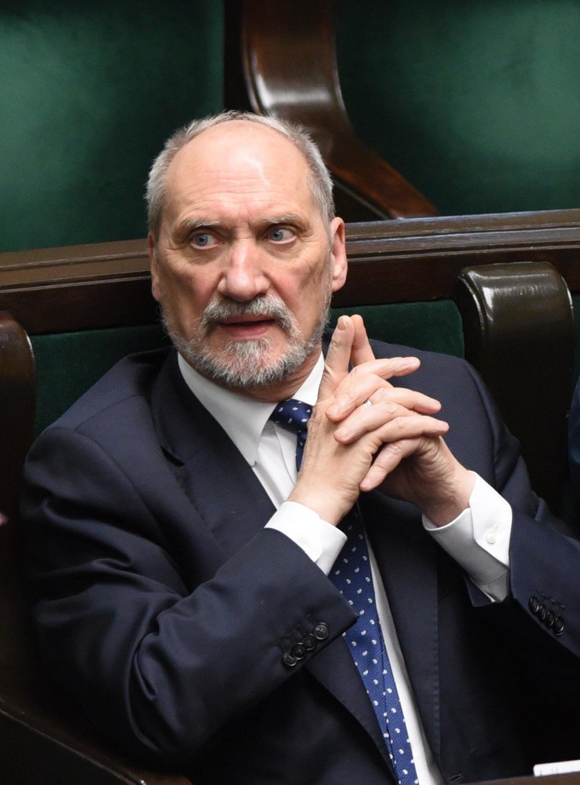 Macierewicz będzie miał program w telewizji