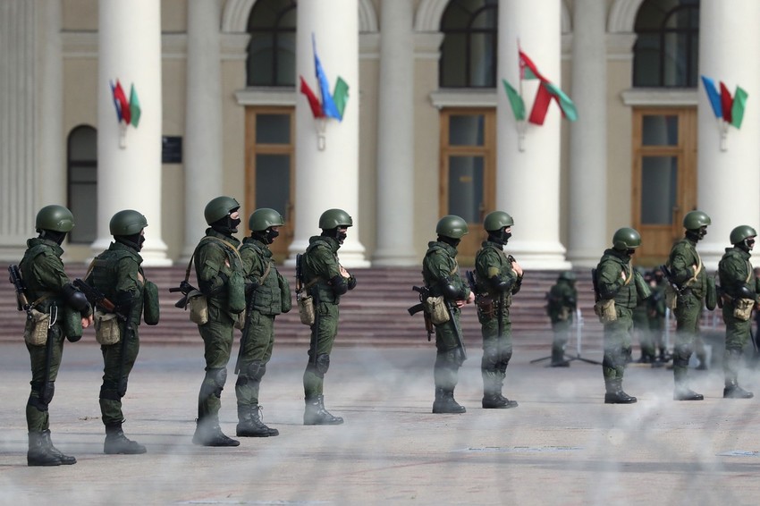 Snage bezbednosti na ulicama Minska