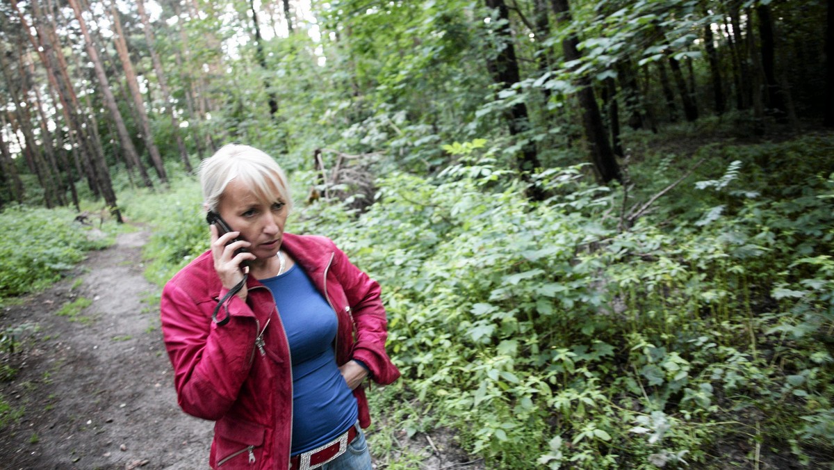 W nocy z 16 na 17 lipca miną cztery lata od zaginięcia 19-letniej gdańszczanki Iwony Wieczorek. Dziewczyna wracała do domu z dyskoteki w Sopocie. Gdy zeszła z nadmorskiej promenady w Gdańsku, ślad po niej zaginął. - Ktoś nagle klasnął w dłonie i mojej Iwony następnego dnia nie ma. Po prostu nie ma. No i co? Świat się kończy - mówi w rozmowie z Onetem Iwona Wieczorek-Kinda, matka zaginionej 19-latki.