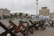 Jeże przeciwczołgowe na ulicach Kijowa