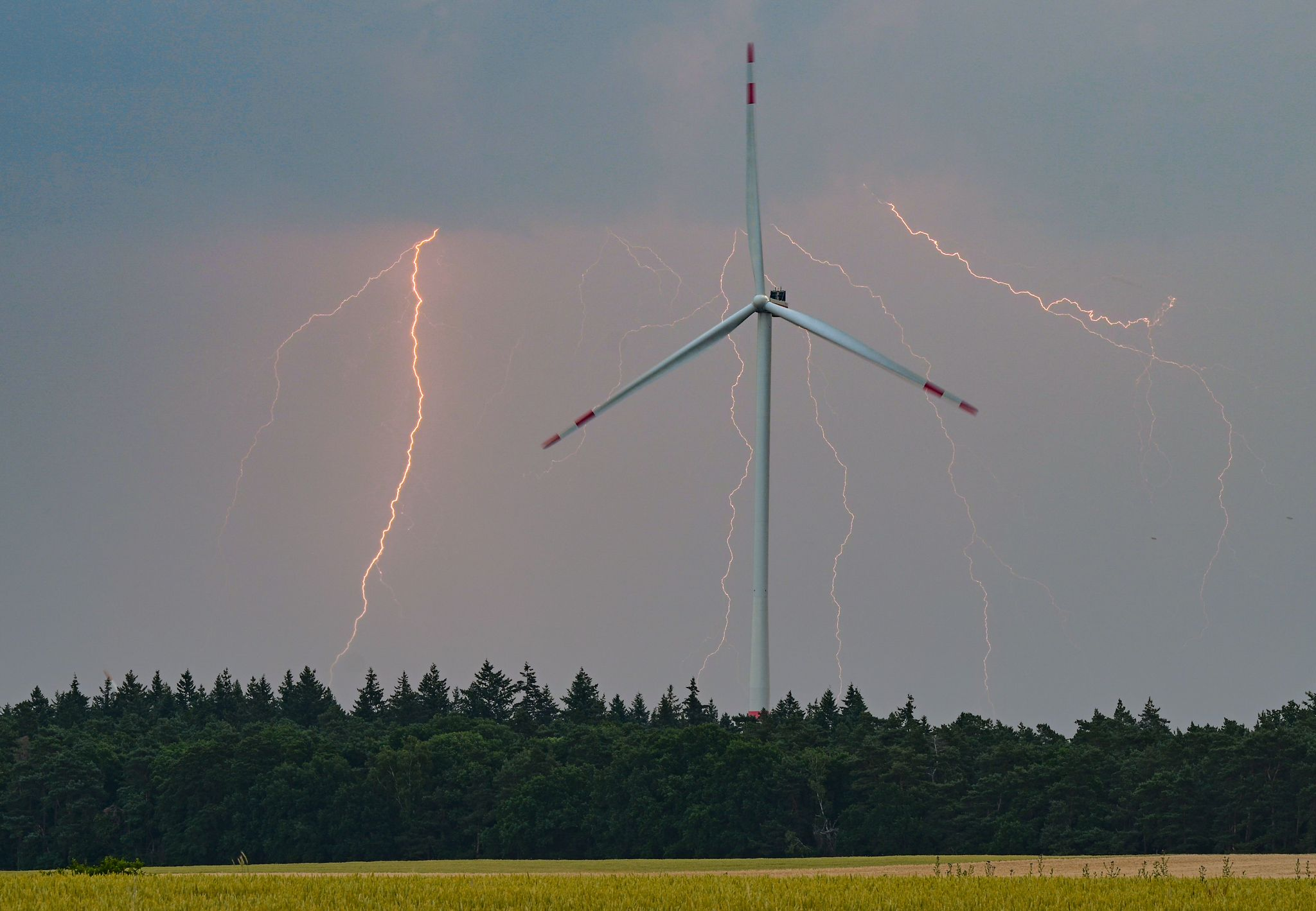 Wetter: Tief Friedemann bringt Gewitter und Abkühlung