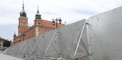 Warszawa jak twierdza - zagrodzili ulice i plac Zamkowy