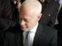 Boni pozwie Korwin-Mikkego