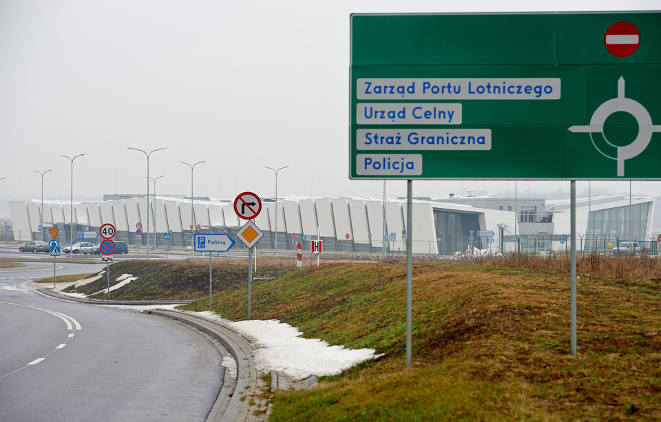 Lotnisko w Gdyni niezgodne z prawem