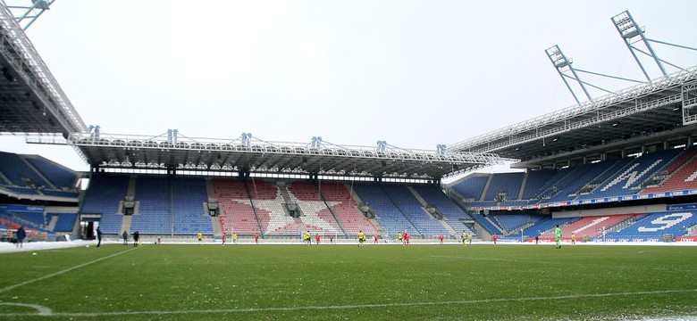 Ekstraklasa: Kluby chcą kibiców, ale nie za wszelką cenę