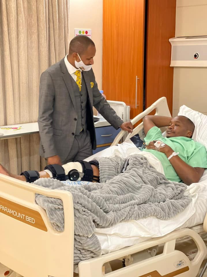 Celebrities' flock MP Shah Hospital to visit Hospitalized MP Jaguar (Video)