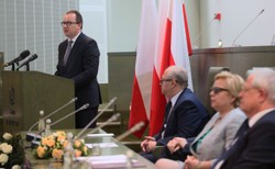Rzecznik Praw Obywatelskich: Obserwujemy faktyczny proces zmiany konstytucji