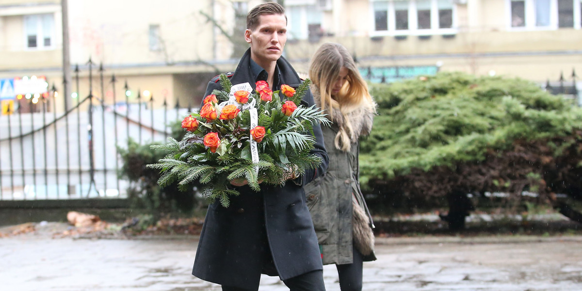 Jacek Jeschke i Hanna Żudziewicz w drodze na pogrzeb Żory Korolyova. 