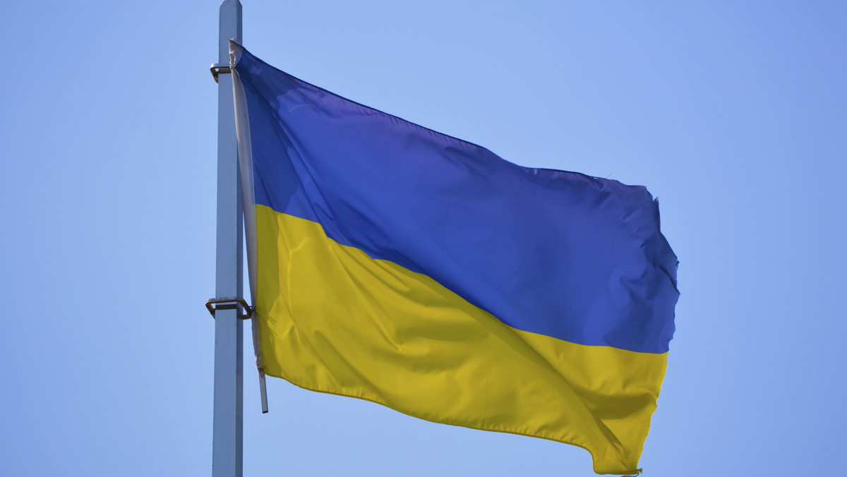 Prezydent Ukrainy Petro Poroszenko pozbawił obywatelstwa deputowanego Andrija Artemenkę, który wystąpił z propozycją wydzierżawienia Półwyspu Krymskiego Federacji Rosyjskiej celem rozwiązania konfliktu między dwoma krajami - podała dzisiaj z Kijowa agencja EFE.
