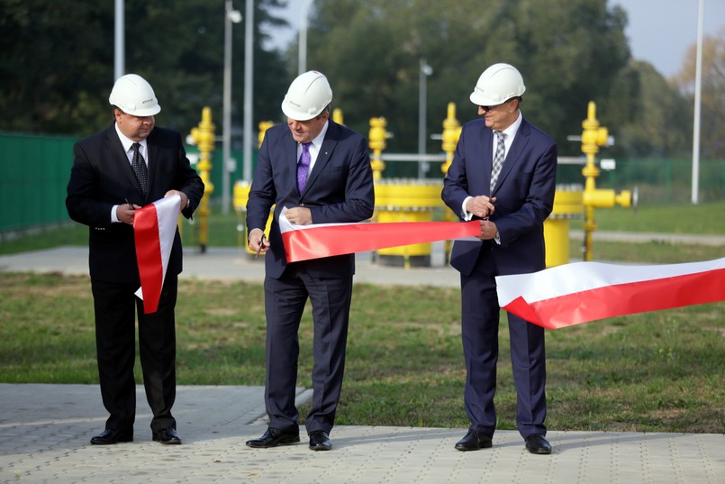 "Saby nadzór nad górnictwem przyczynił się do kryzysu węglowego. Zwieńczeniem błędów komunikacyjnych była decyzja producenta o ulokowaniu fabryki jaguarów nie w Polsce, lecz na Słowacji" - zauważa "Polityka" Ocena: C+