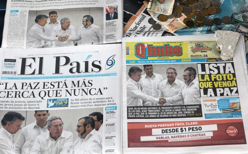 Prezydent Juan Manuel Santos i lider FARC Timoleon Jimenez na pierwszych stronach kolumbijskich gazet