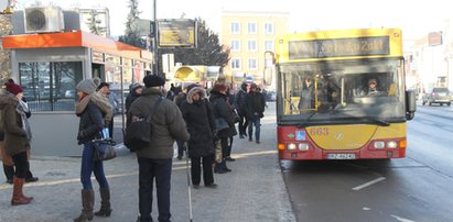 Darmowe autobusy dla uczniów. To przez mróz